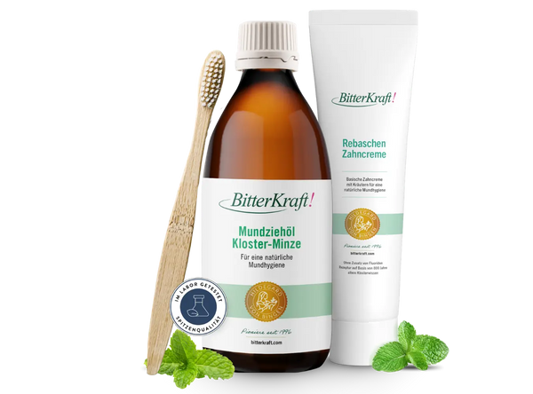 Hygiène buccale avec huile de traction buccale, dentifrice et brosse à dents en bambou